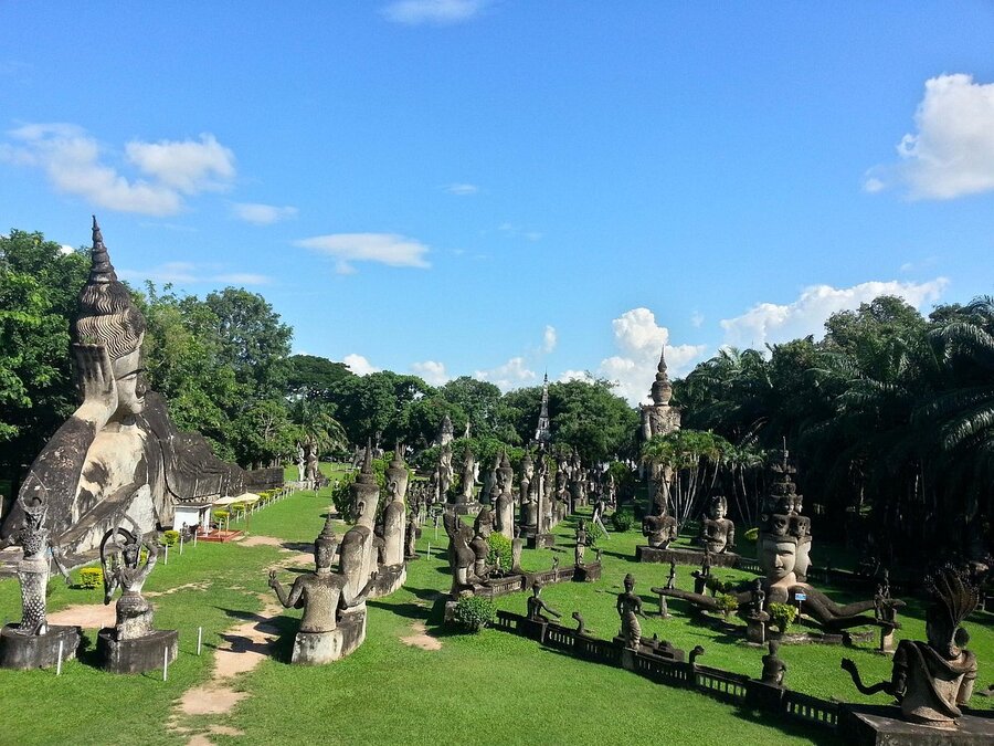 https://www.golaos.tours/wp-content/uploads/2023/10/buddha-5-1.jpg